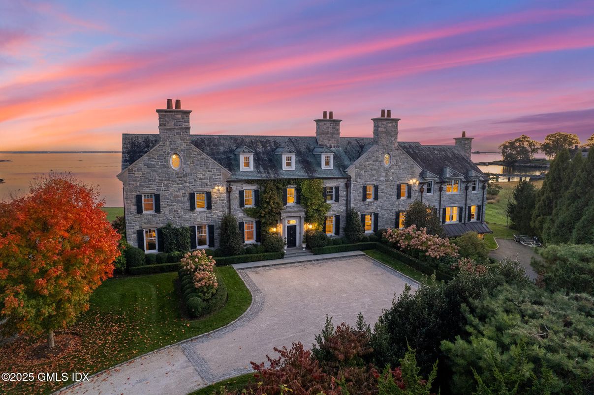 Backyard, Exterior, Facade, French Provincial