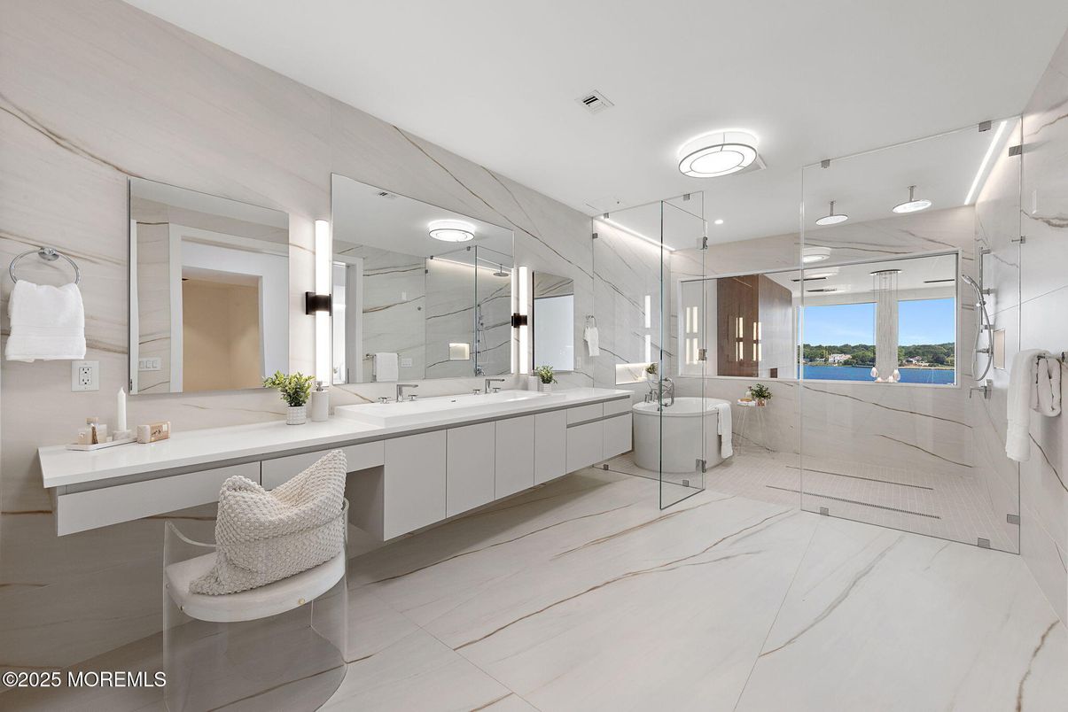 Bathroom, Dual Sink Vanities, Interior, Water