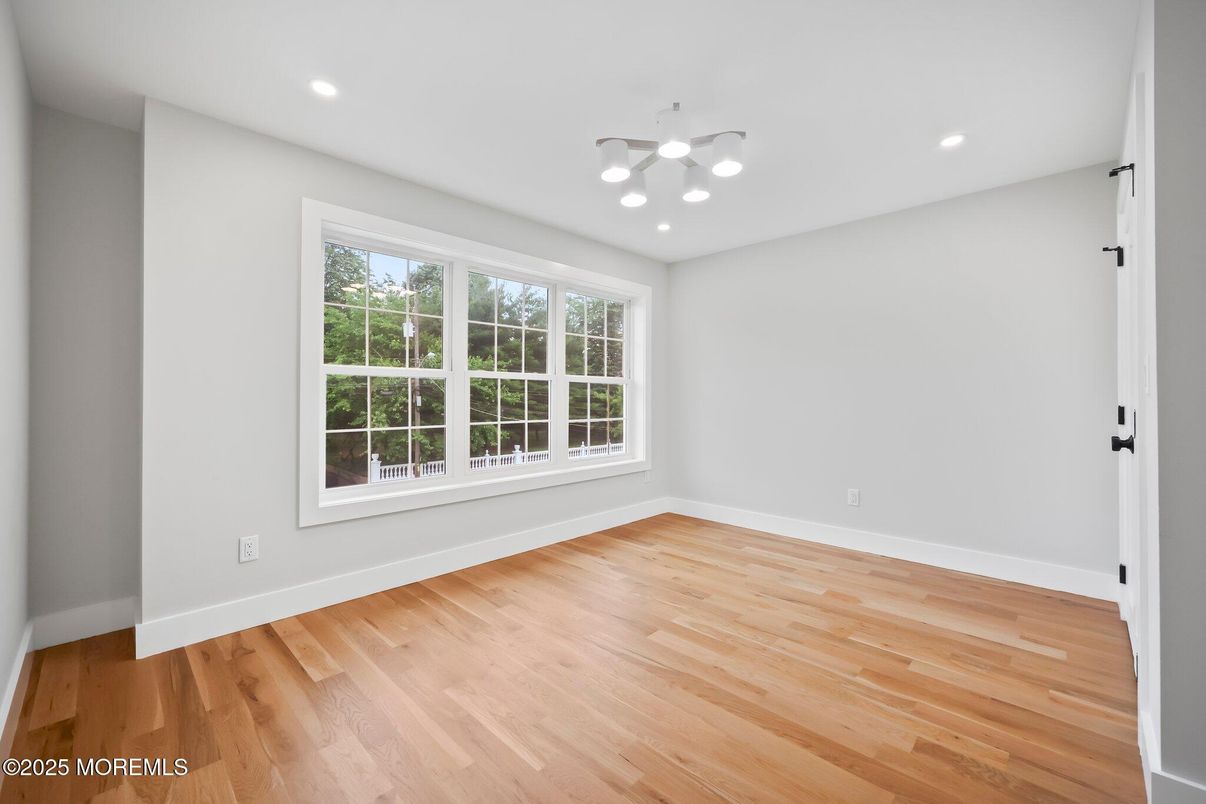 Empty room, Interior, Pendant Lights, Recessed Lighting, Wood Texture Flooring