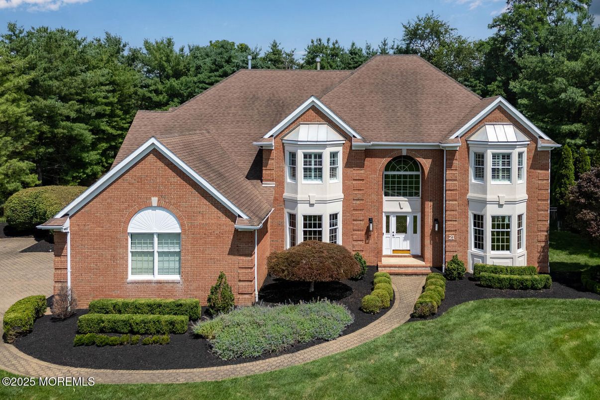 Exterior, Facade, Brick Facade, Brick Traditional