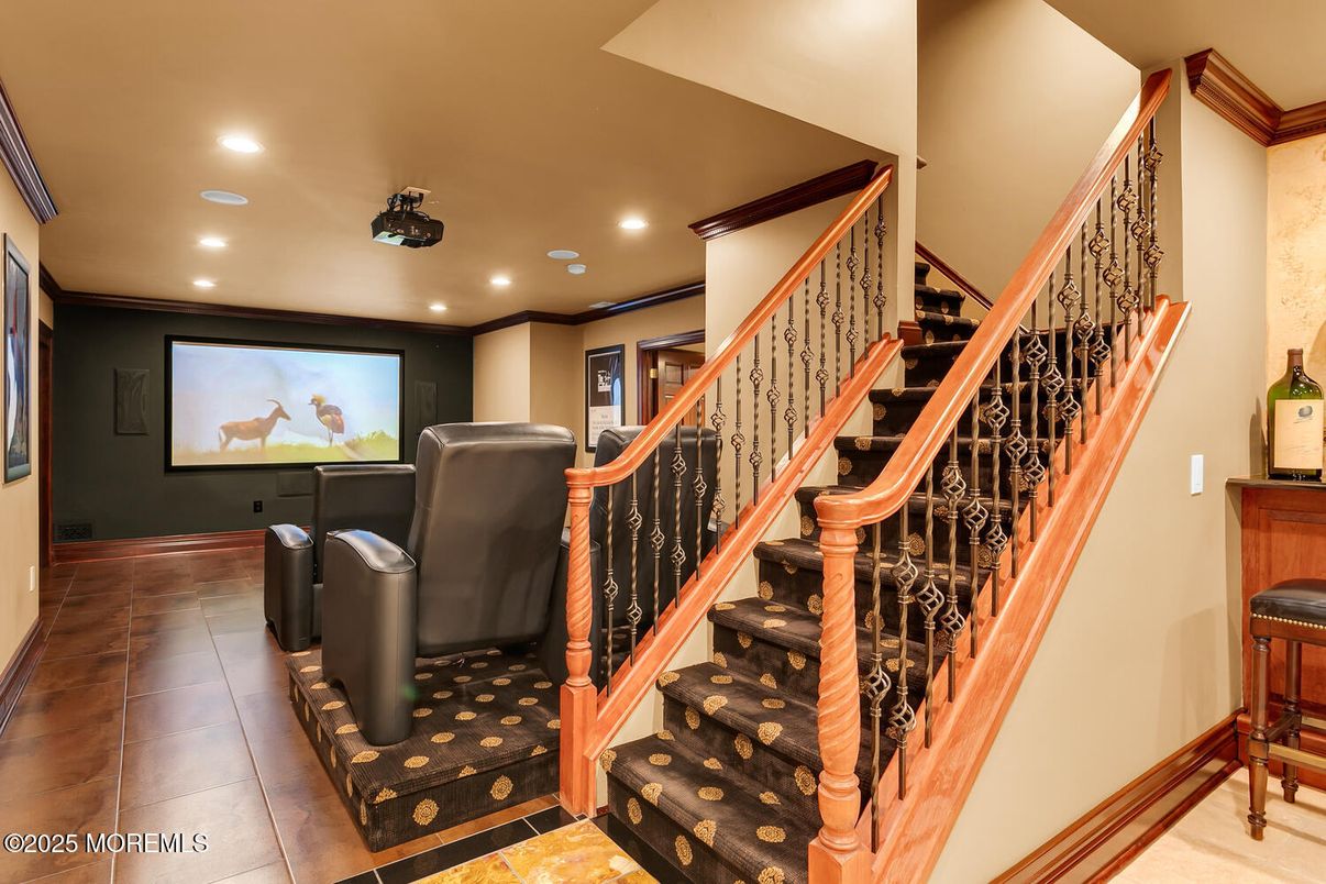 Interior, Projection Screen, Recessed Lighting, Theatre Room