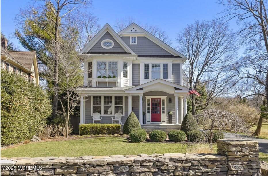 Exterior, Facade, Queen Anne Victorian