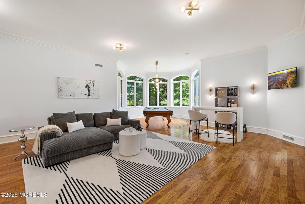 Billiard Table, Game Room, Interior, Wood Texture Flooring