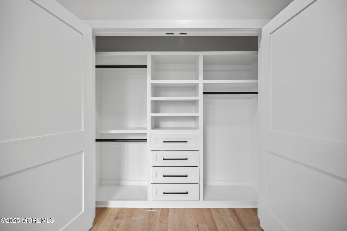 Interior, Walk-in Closets, Wood Texture Flooring