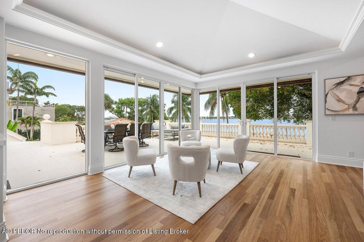 Interior, Recessed Lighting, Water, Wood Texture Flooring