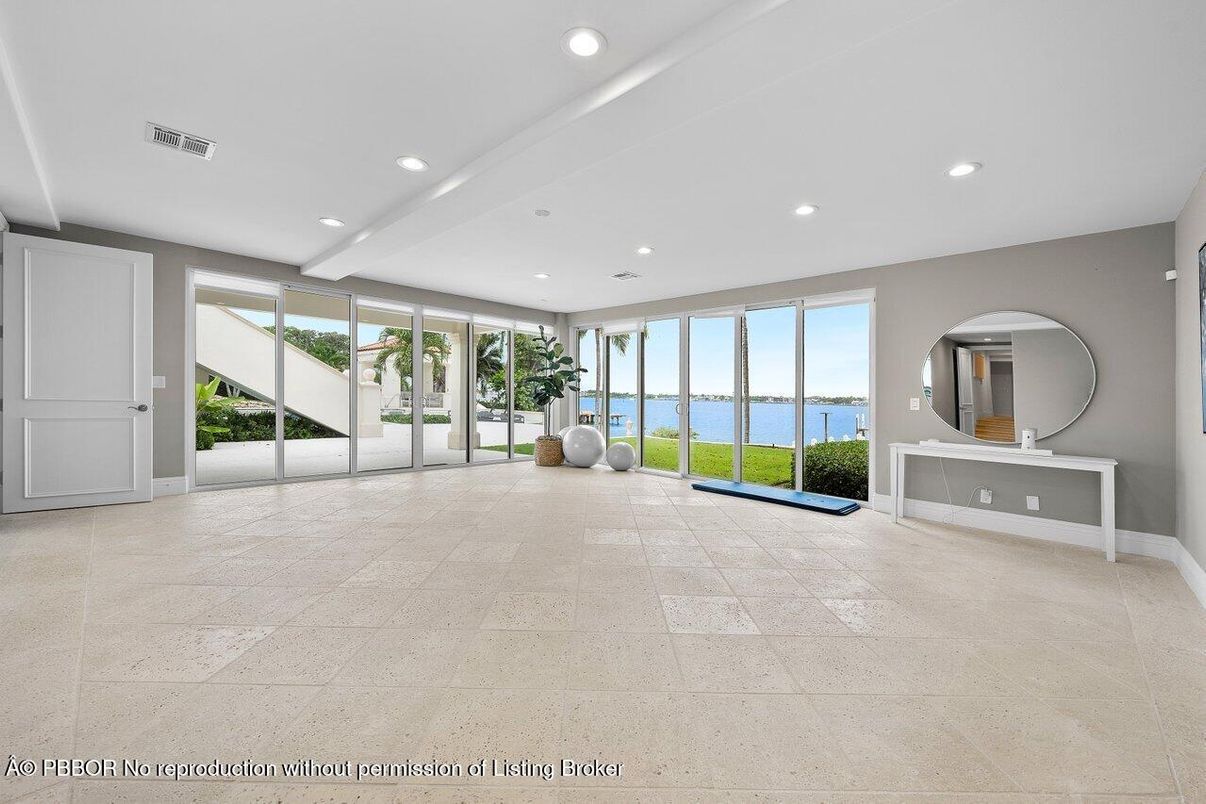 Empty room, Interior, Recessed Lighting, Water