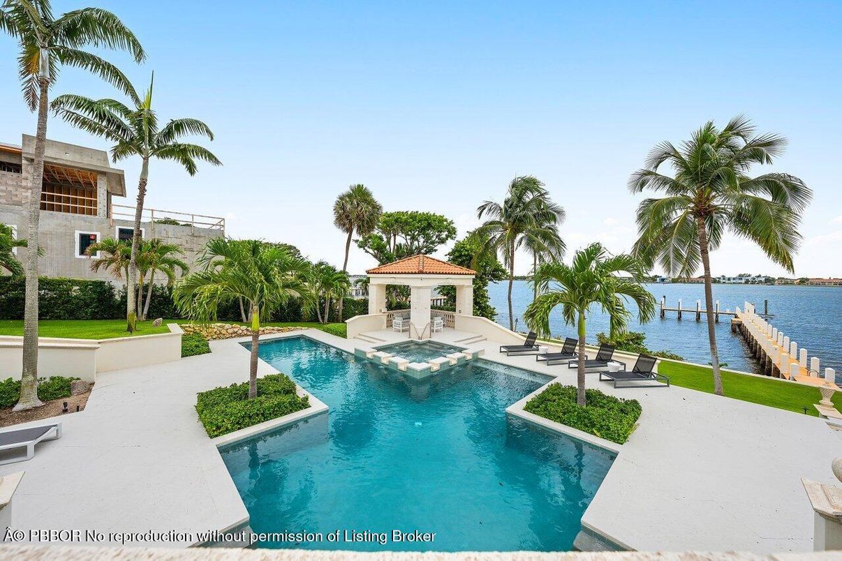 Exterior, Pool, Water