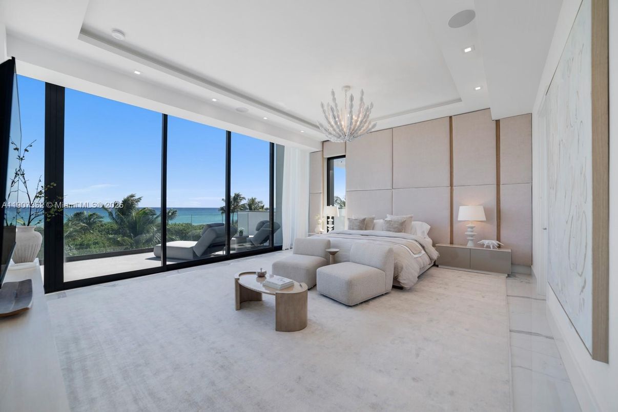 Bedroom, Interior, Recessed Lighting, Water