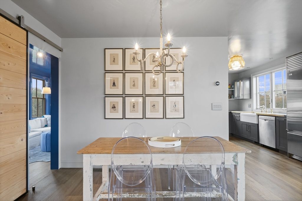 Chandelier, Dining room, Interior, Kitchen, Wood Texture Flooring