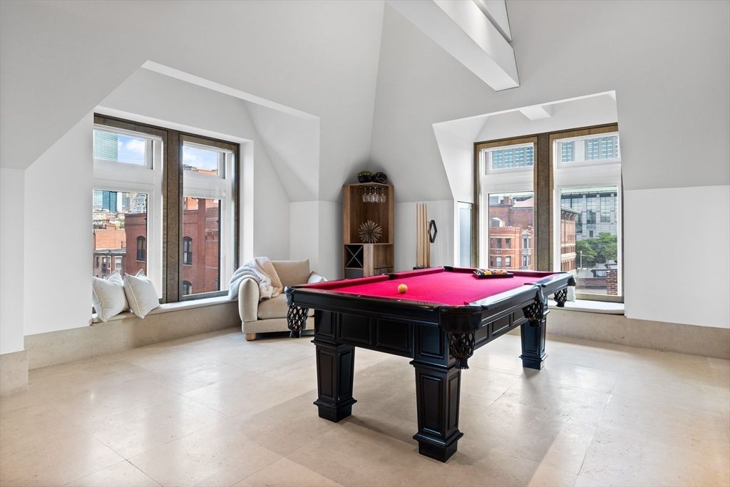 Billiard Table, Game Room, Interior