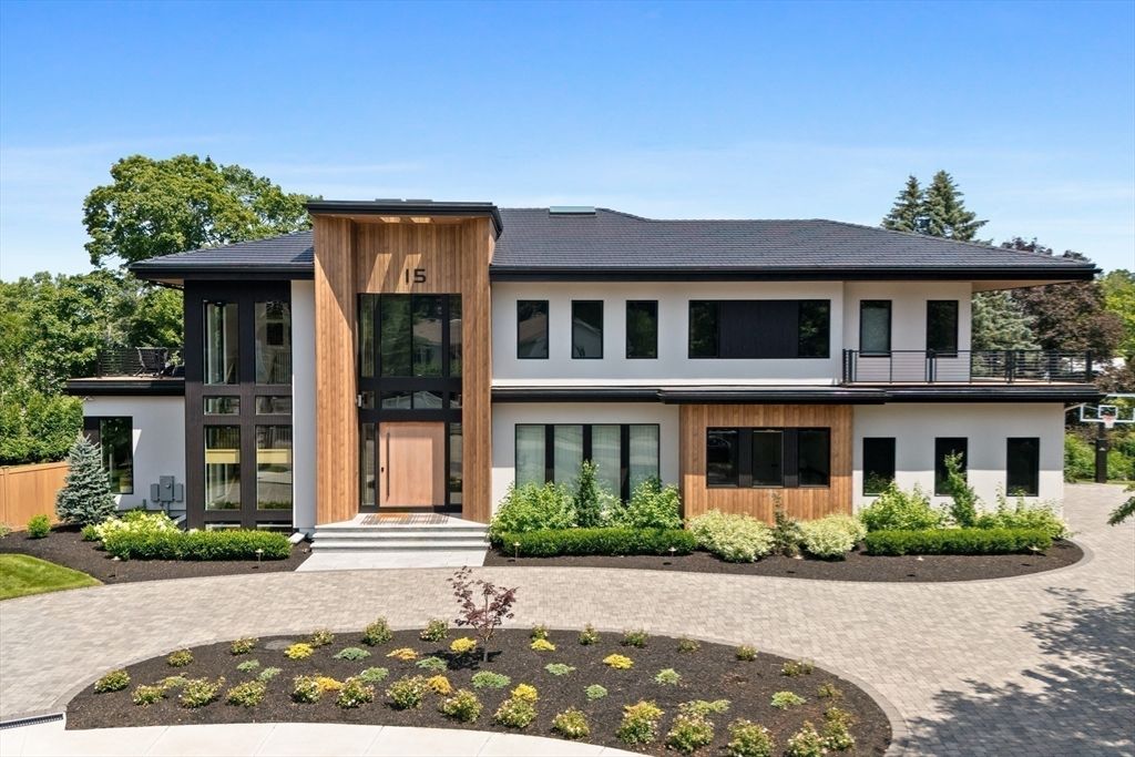 Exterior, Facade, Modern