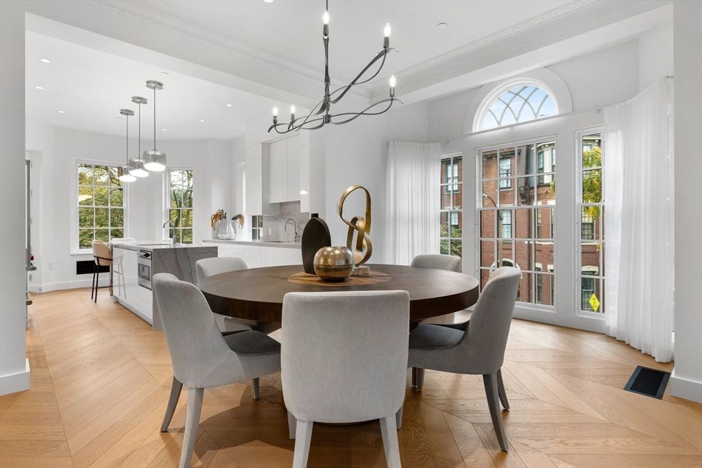 Chandelier, Dining room, Interior, Kitchen, Pendant Lights, Recessed Lighting, Wood Texture Flooring