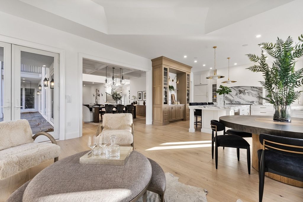 Dining room, Interior, Kitchen, Marble Walls, Pendant Lights, Recessed Lighting, Wood Texture Flooring