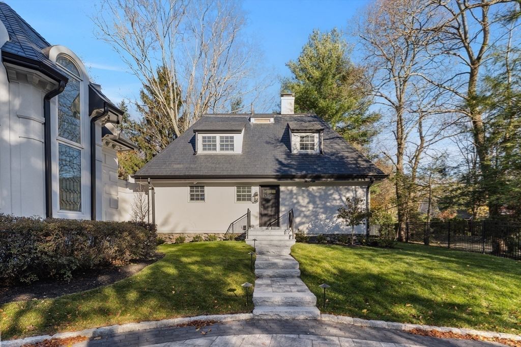 Backyard, Exterior, Facade, Cape Cod