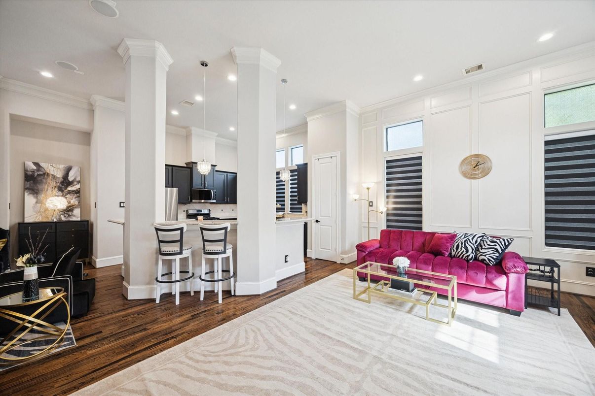 Interior, Kitchen, Living room, Pendant Lights, Recessed Lighting, Wood Texture Flooring