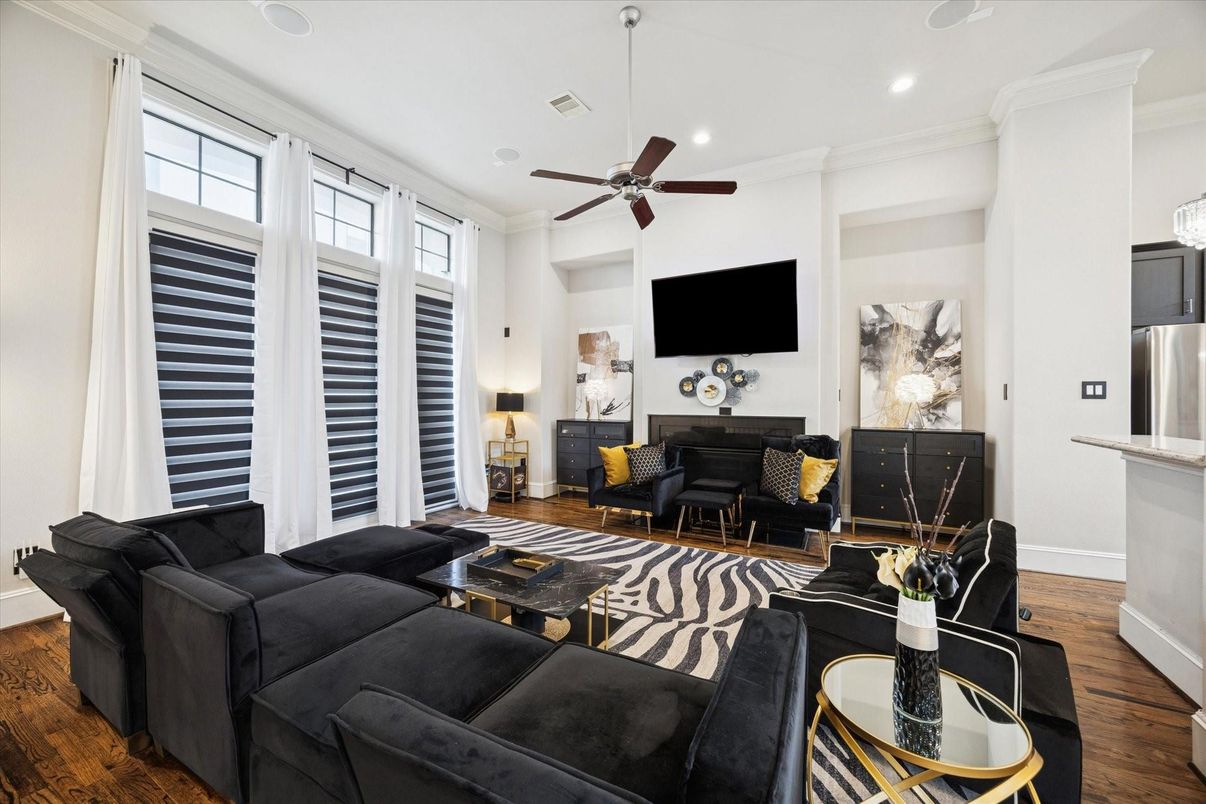 Interior, Living room, Recessed Lighting, Stainless Steel Appliances, Wood Texture Flooring