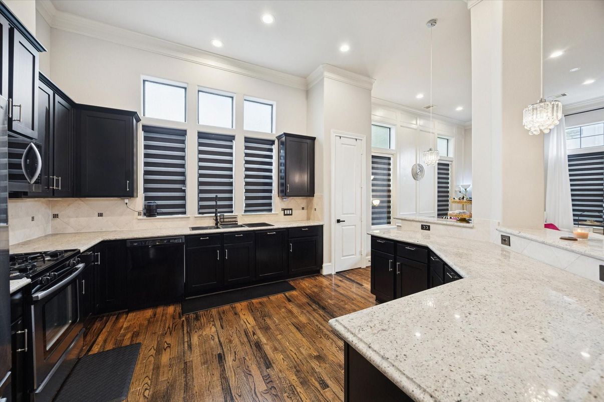 Interior, Kitchen, Pendant Lights, Recessed Lighting, Wood Texture Flooring