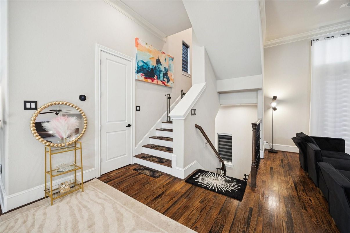 Interior, Recessed Lighting, Wood Texture Flooring