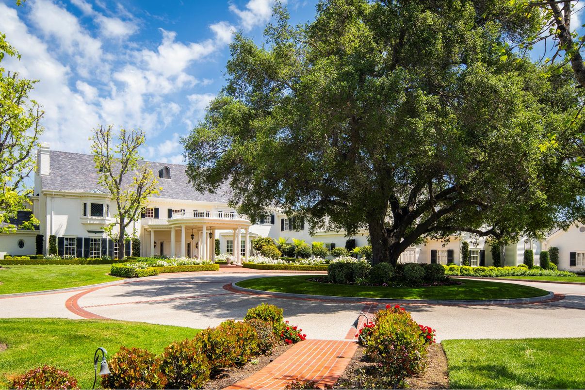 Exterior, Facade, French Provincial