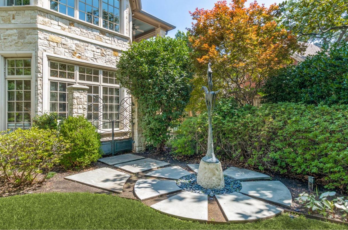 DE Listing image placeholder