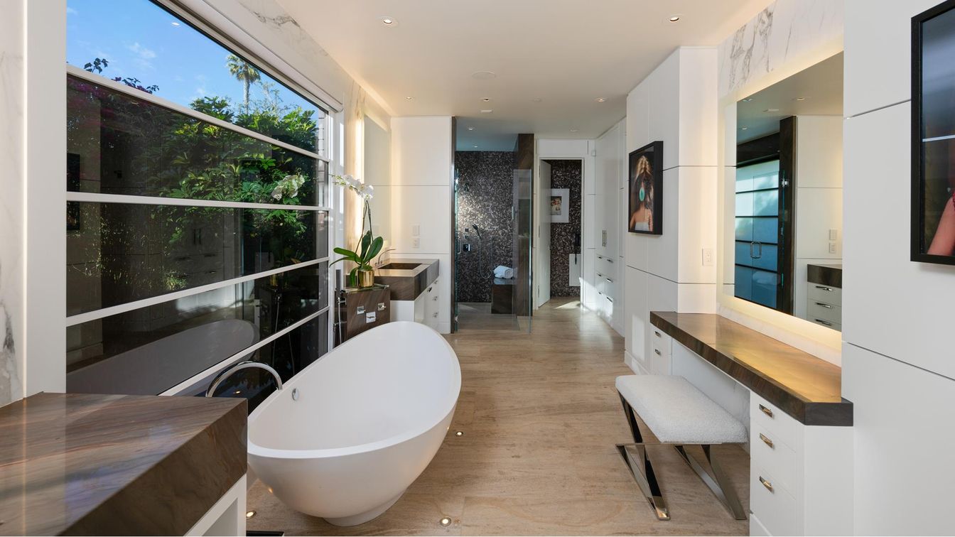 Bathroom, Free Standing Baths, Interior, Recessed Lighting, Wood Texture Flooring