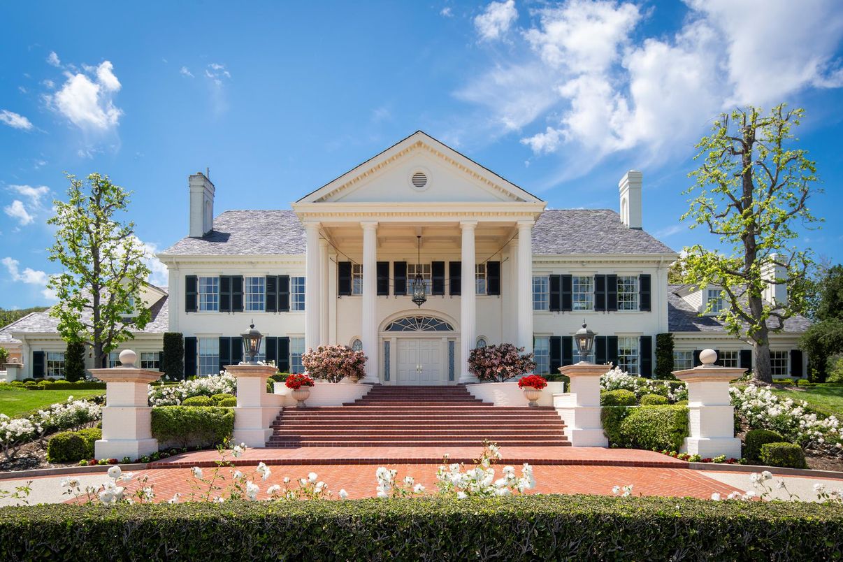 Exterior, Facade, Georgian