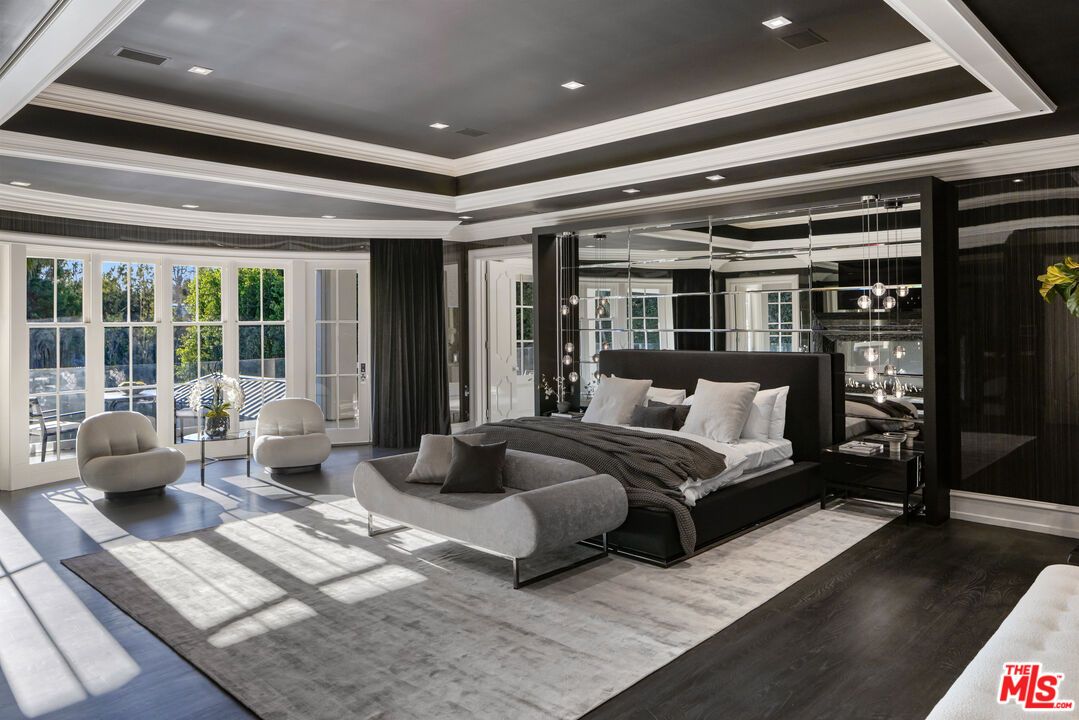 Bedroom, Interior, Pendant Lights, Recessed Lighting, Wood Texture Flooring