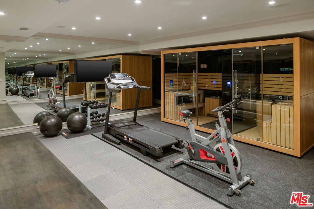 Fitness Equipment, Interior, Recessed Lighting, Sauna Room