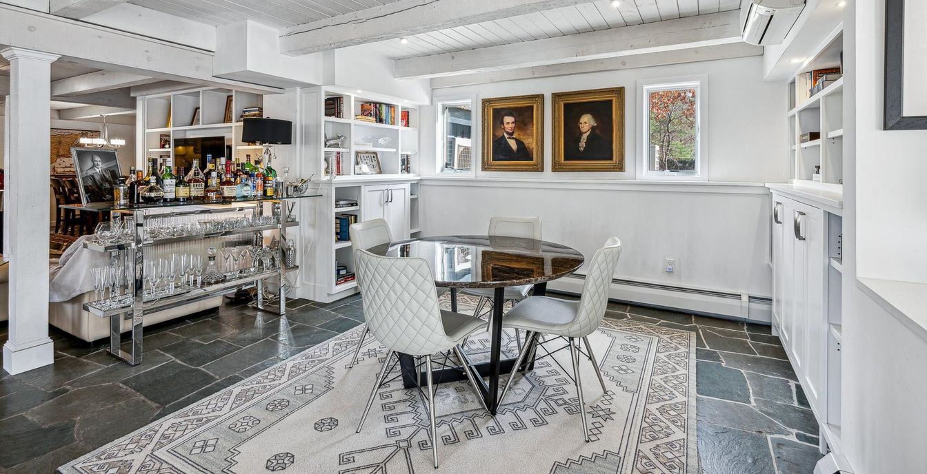 Dining room, Interior