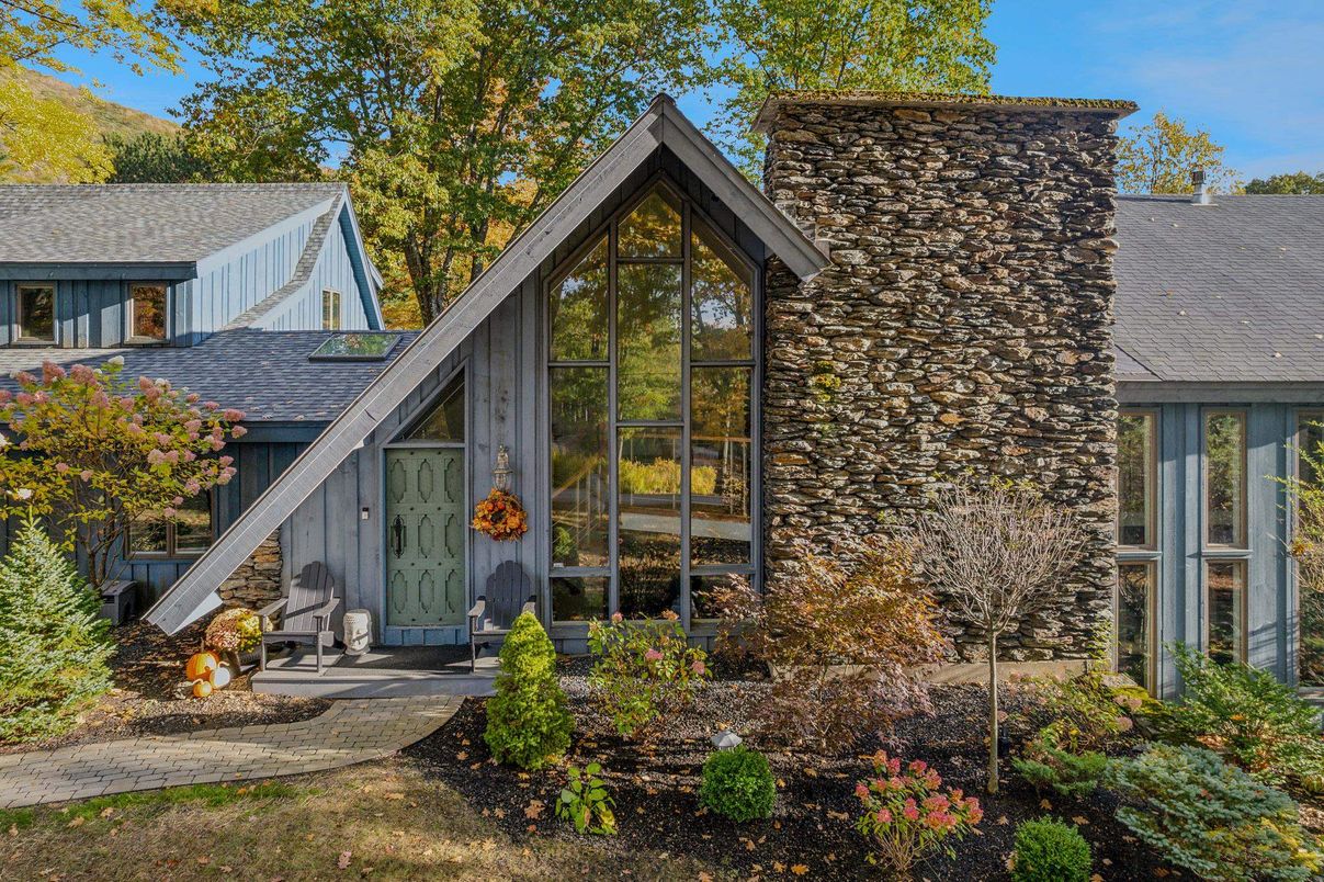 Exterior, Facade, A Frame