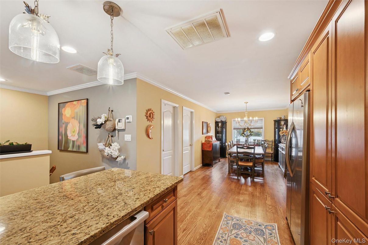 Chandelier, Dining room, Interior, Pendant Lights, Recessed Lighting, Wood Texture Flooring