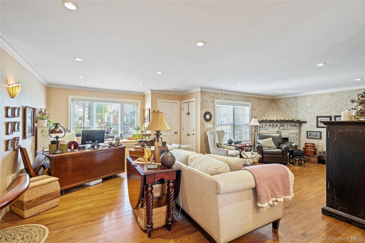 Interior, Living room, Recessed Lighting, Stone Walls, Wood Texture Flooring