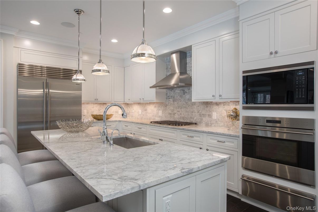 Interior, Kitchen, Pendant Lights, Recessed Lighting, Stainless Steel Appliances